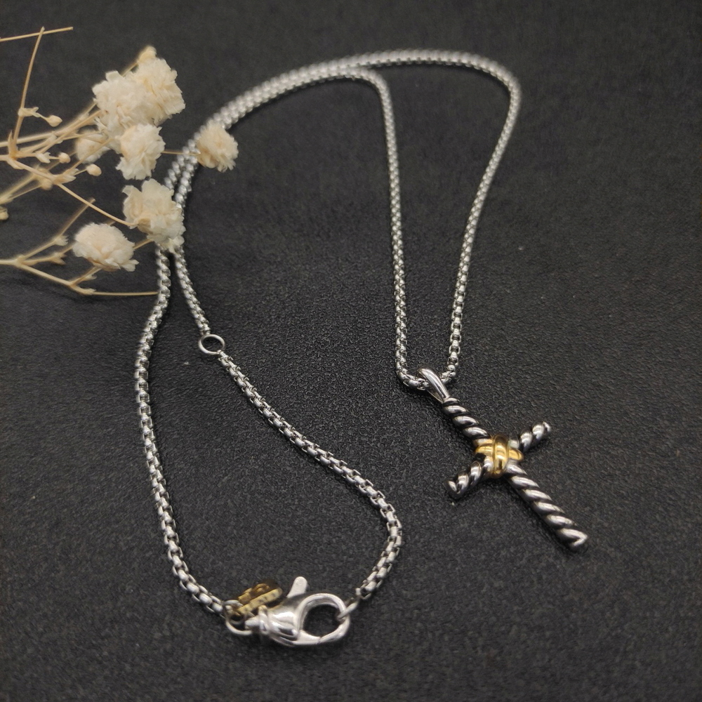 David Yurman Small Color-Separated Cross Necklace - Picture 5 of 9